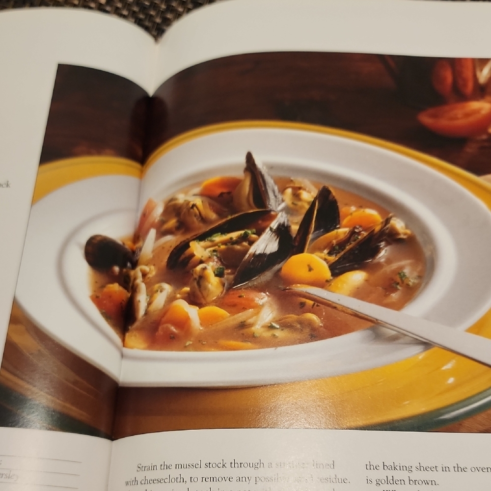 The Complete Italian Cookbook - White & Blue Cover - Picture 8 of 12